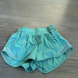 Green hotty hot lululemon shorts 2.5